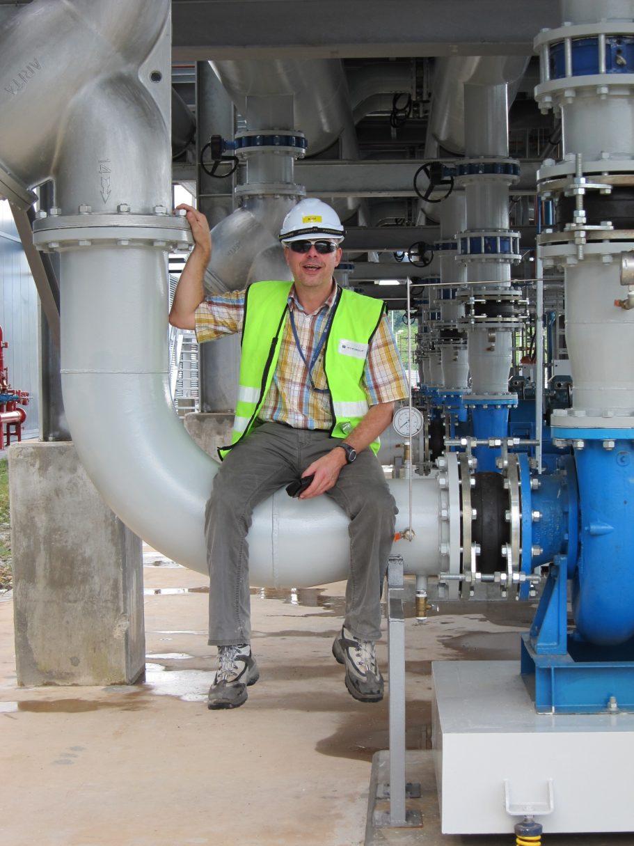 Unter den Kühltürmen